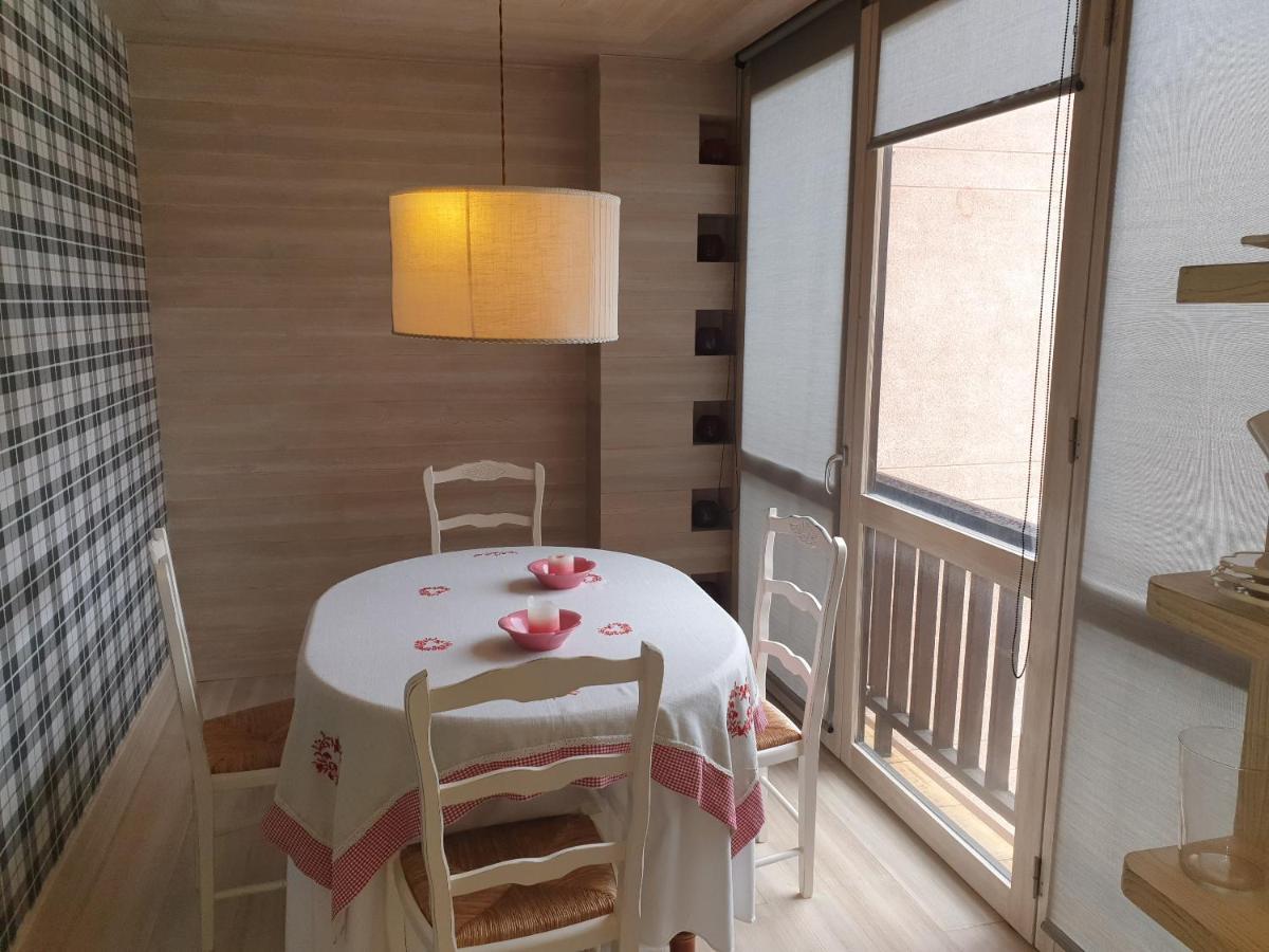 Apartamento Los Valles Хака Экстерьер фото