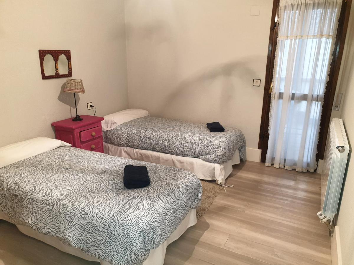 Apartamento Los Valles Хака Экстерьер фото